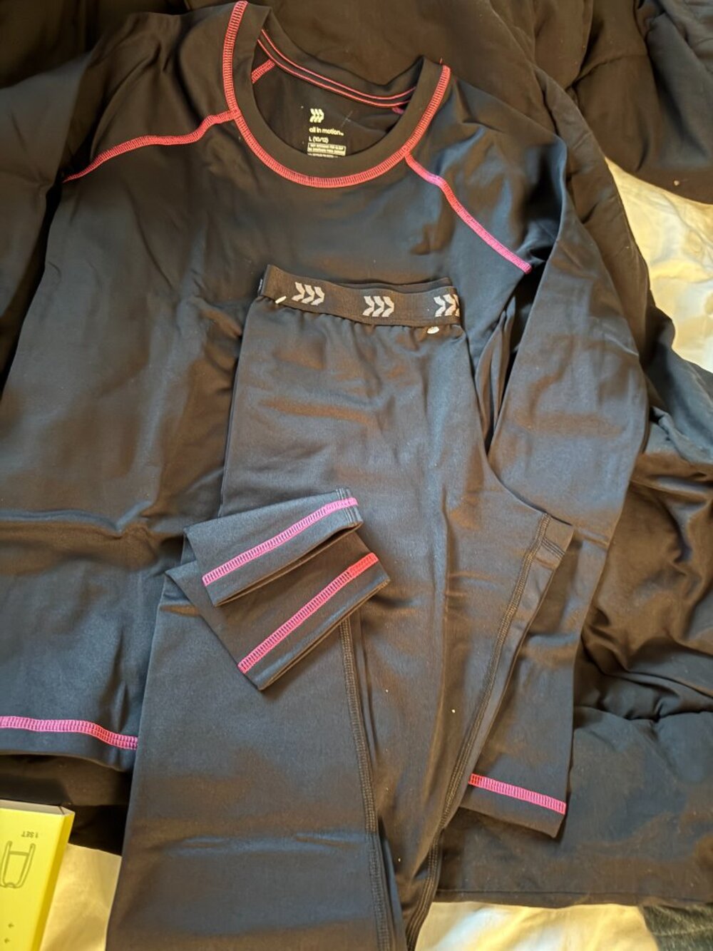 All In Motion Youth Thermal Set - Mid-Weight Black size l 10/12